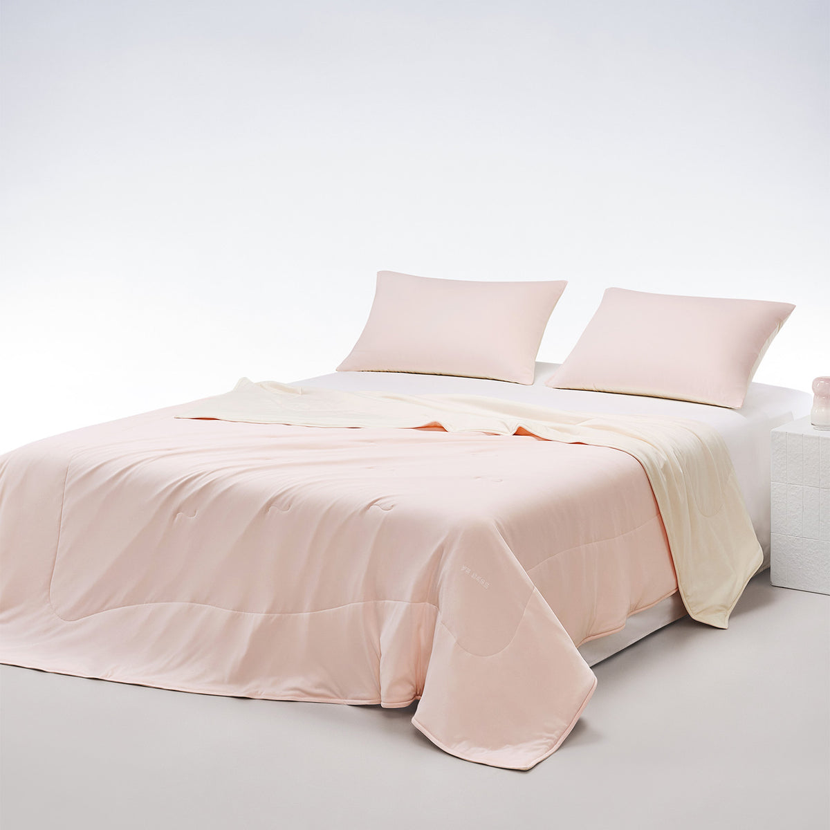 Double-Sided Cooling Quilt