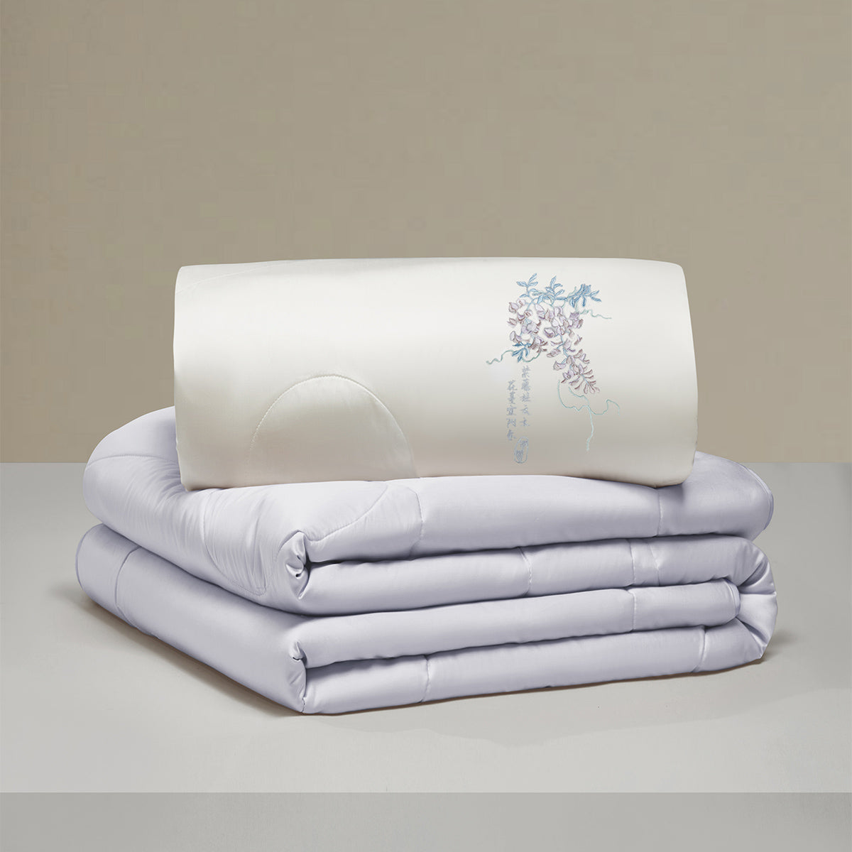 Fragrant Beauty 100% Silk Comforter