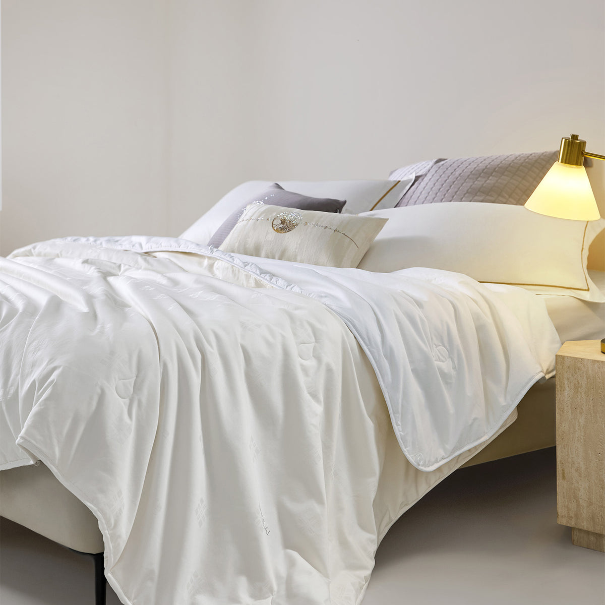 Cotton Jacquard Silk All Season Comforter
