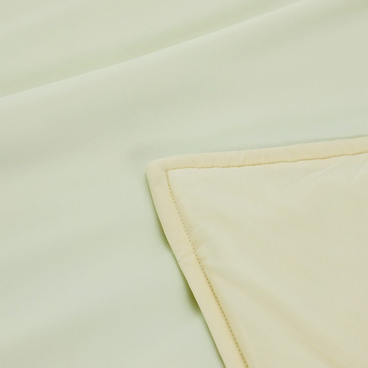 Dual-Sided Cooling Comforter