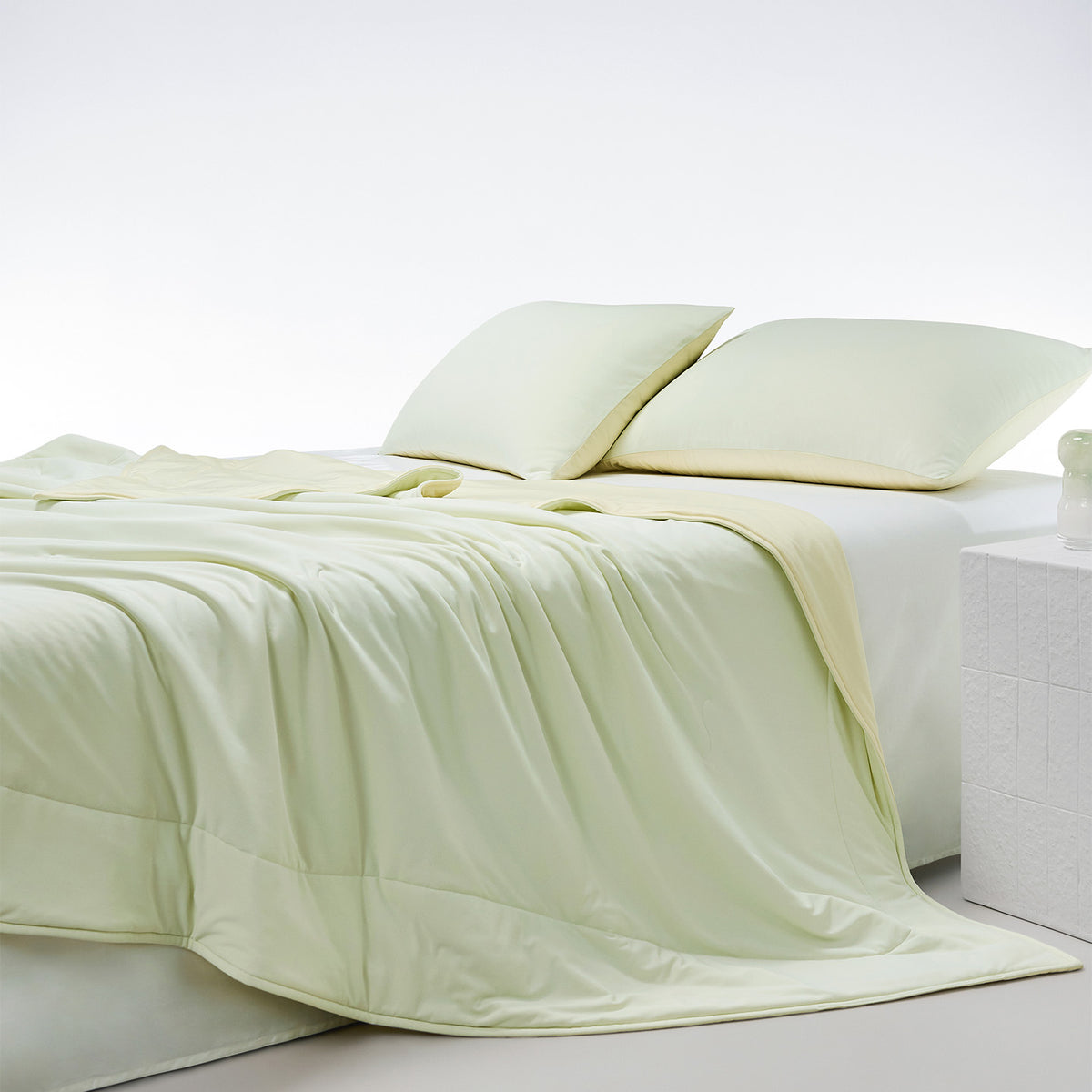Double-Sided Cooling Quilt