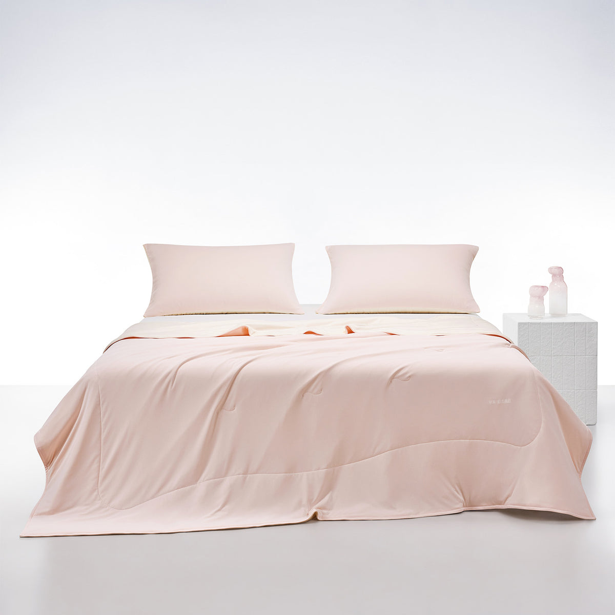Double-Sided Cooling Quilt