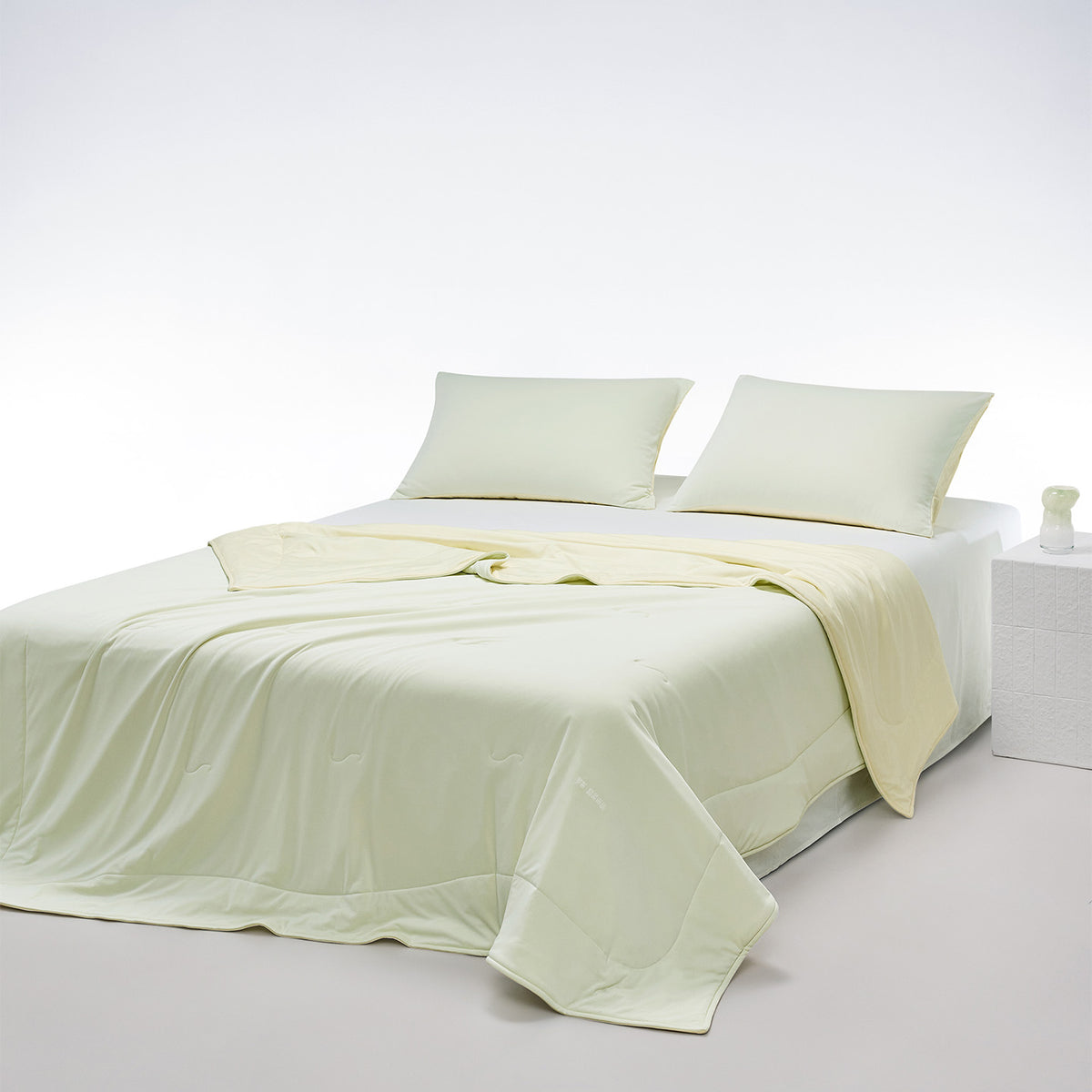 Double-Sided Cooling Quilt