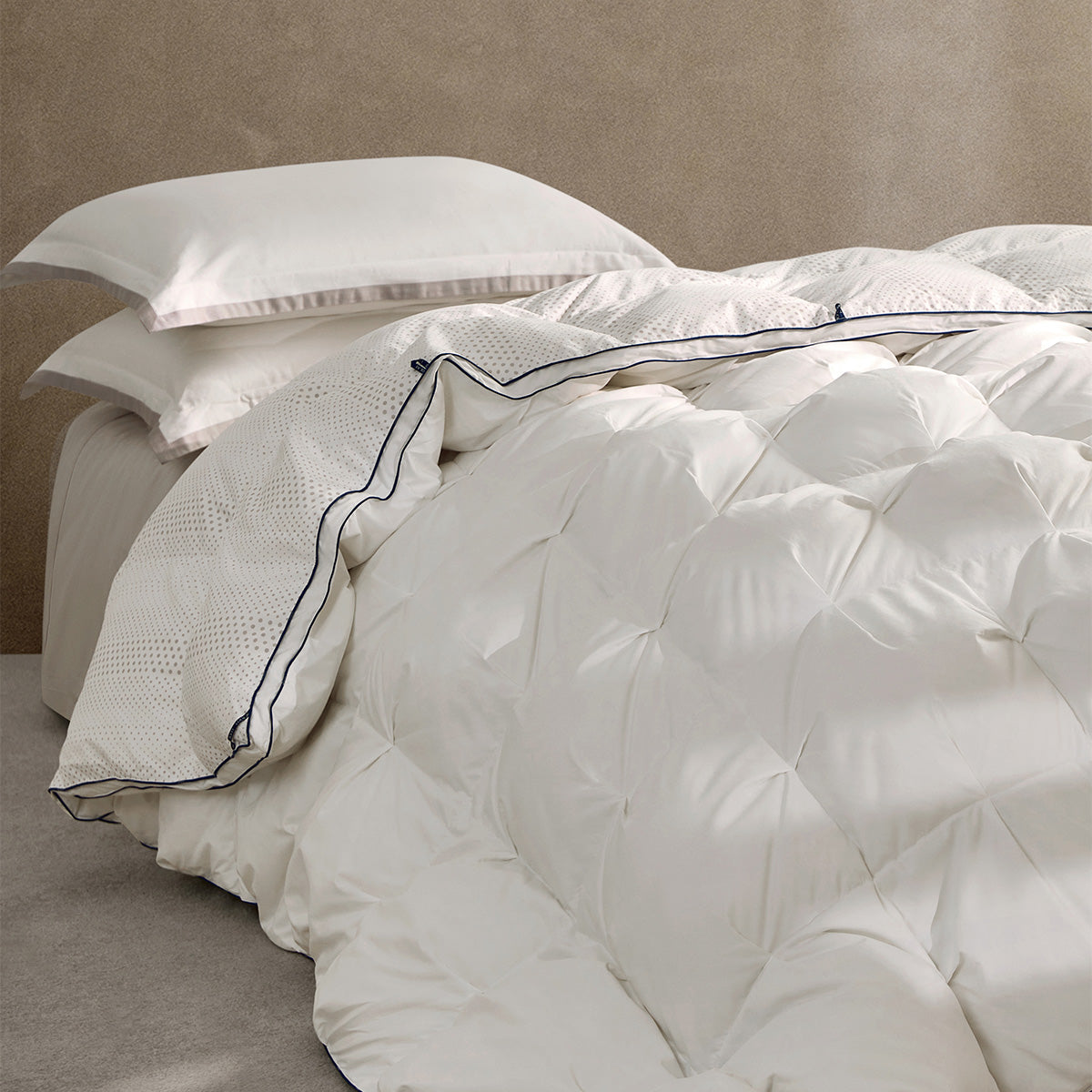 White Goose Down Winter Comforter