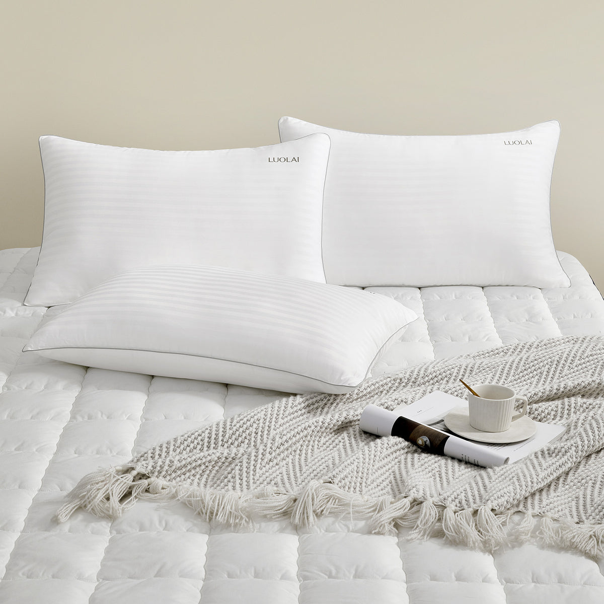 Jacquard Soft-Resilient Pillow