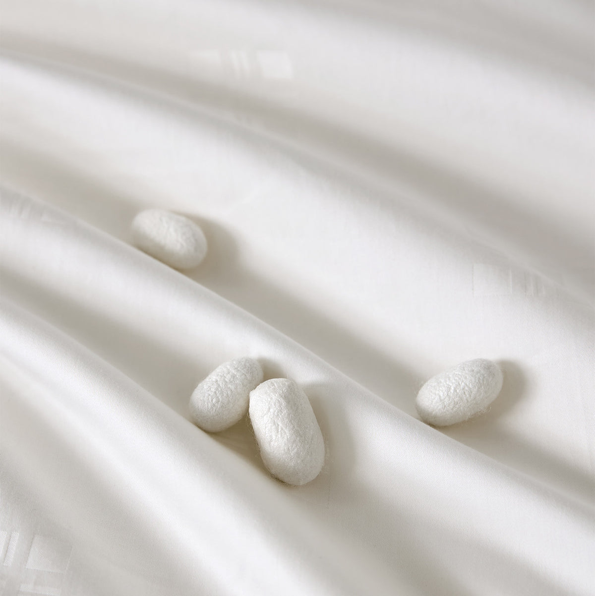 Cotton Jacquard Silk All Season Comforter