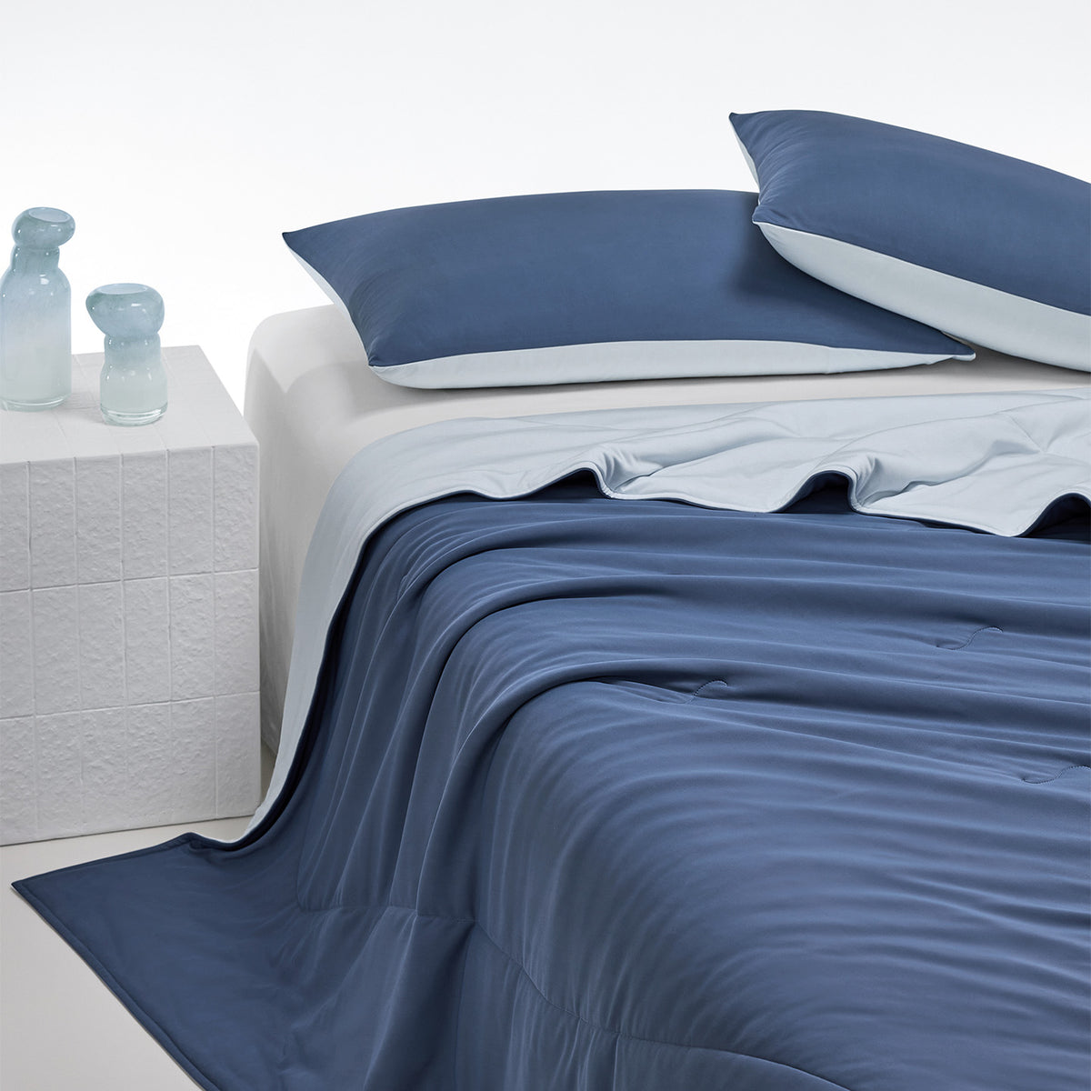 Dual-Sided Cooling Comforter
