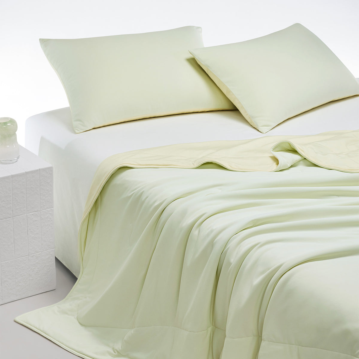 Dual-Sided Cooling Comforter
