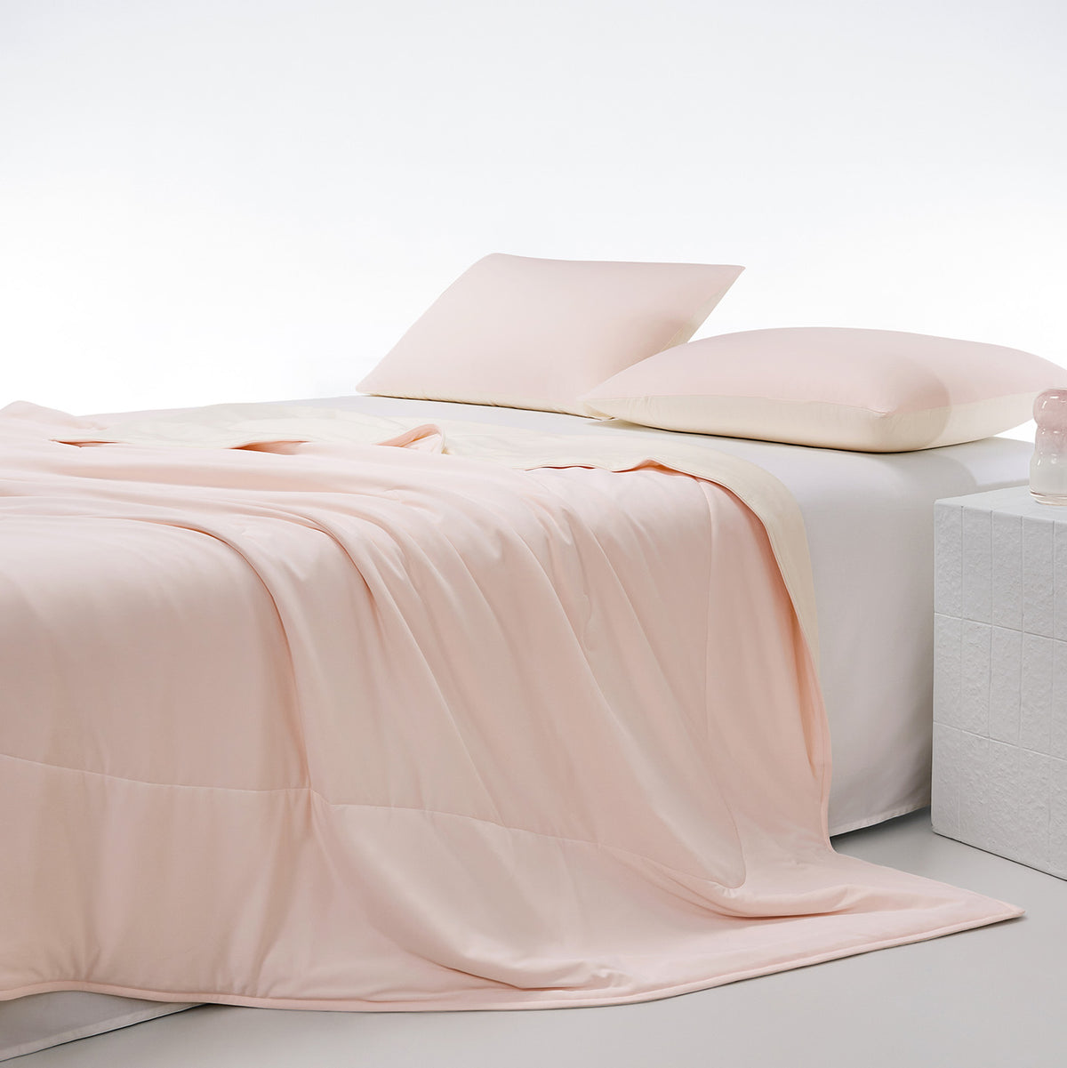 Dual-Sided Cooling Comforter