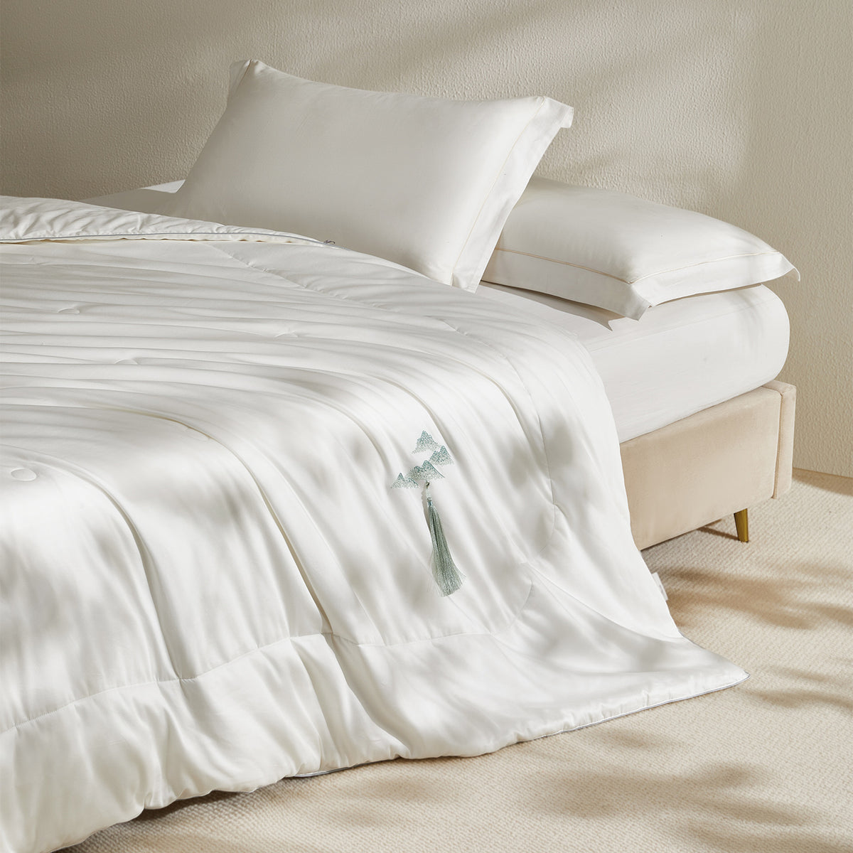 Leisurely 100% Mulberry Silk Comforter
